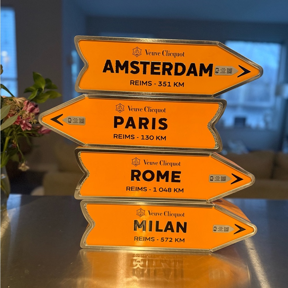 Veuve Clicquot Champagne Tins (no champagne bottles)